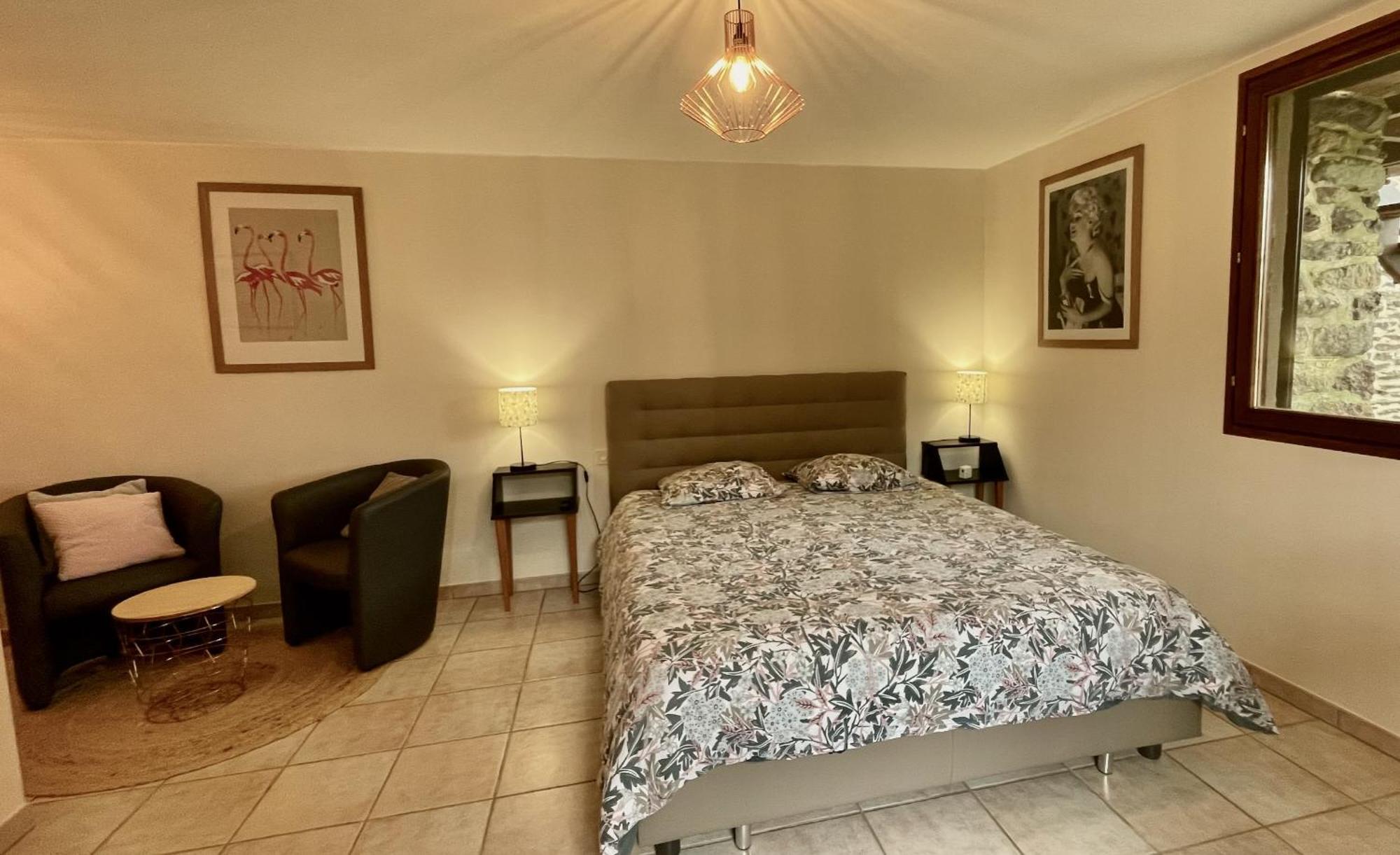 Chambres D'Hotes Les Tilleuls Poullaouen Exterior foto